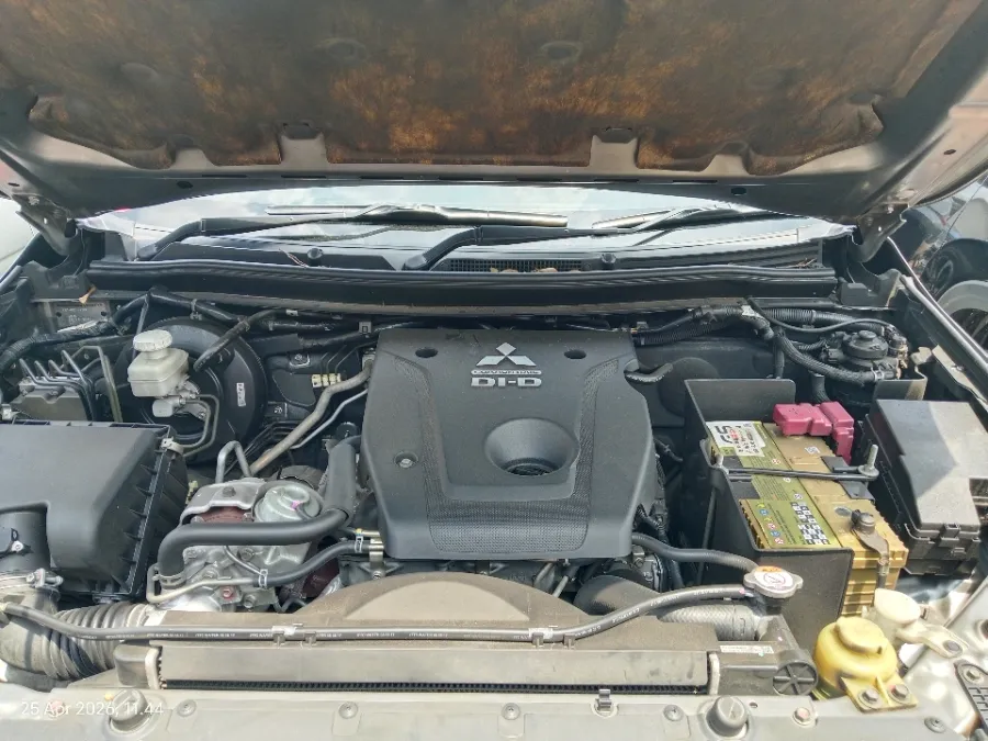 Foto Mobil Bekas Mesin Mitsubishi Pajero Sport 2.4 Dakar Ultimate tahun 2017