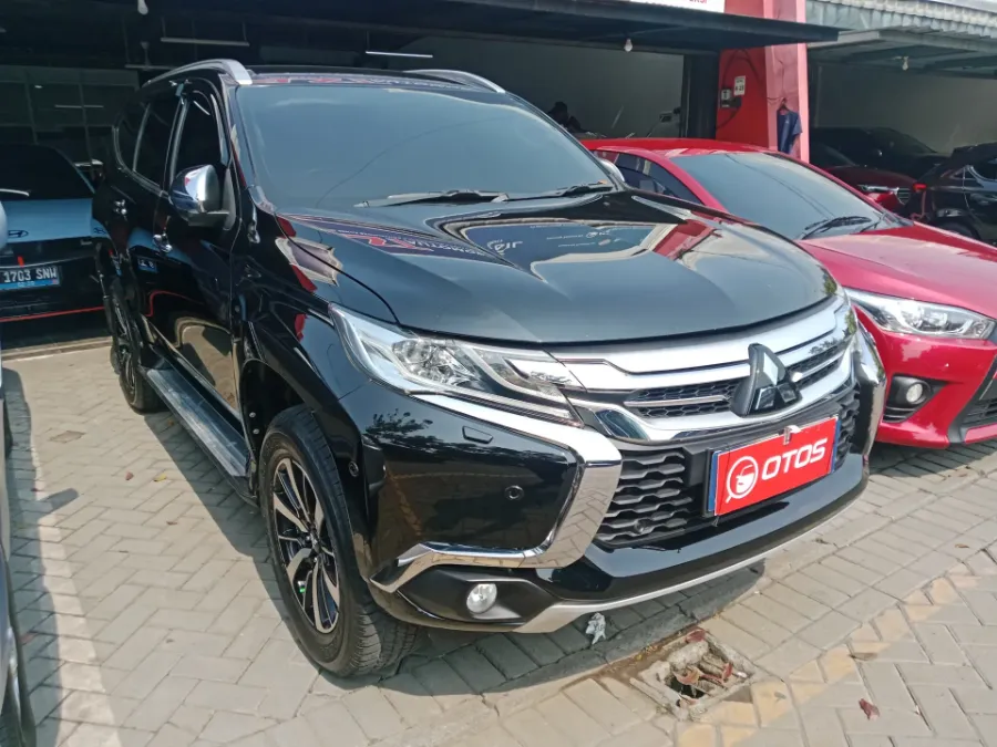 Foto Mobil Bekas Kanan Depan Mitsubishi Pajero Sport 2.4 Dakar Ultimate tahun 2018
