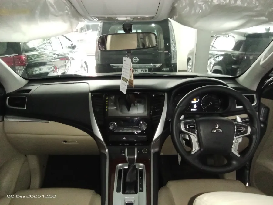 Foto Mobil Bekas Dashboard Mitsubishi Pajero Sport 2.4 Dakar Ultimate tahun 2019