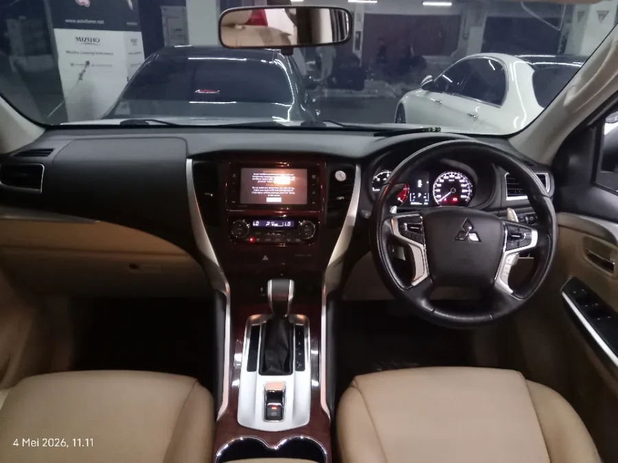 Foto Mobil Bekas Dashboard Mitsubishi Pajero Sport 2.4 Dakar Ultimate tahun 2019