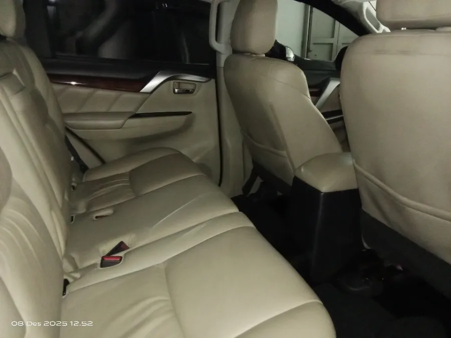 Foto Mobil Bekas Kabin Belakang Mitsubishi Pajero Sport 2.4 Dakar Ultimate tahun 2019