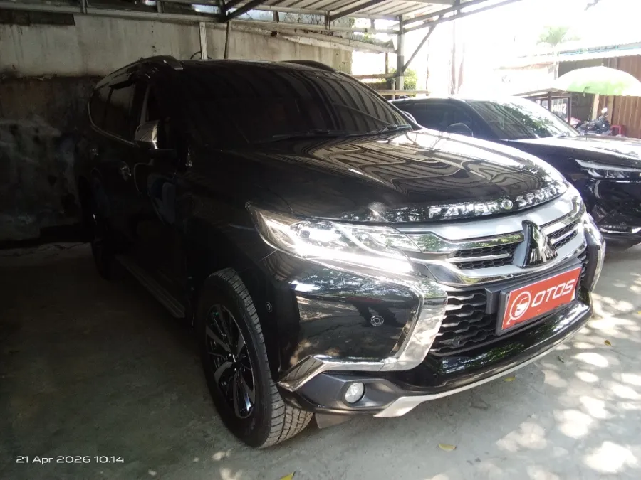 Foto Mobil Bekas Kanan Depan Mitsubishi Pajero Sport 2.4 Dakar Ultimate tahun 2019