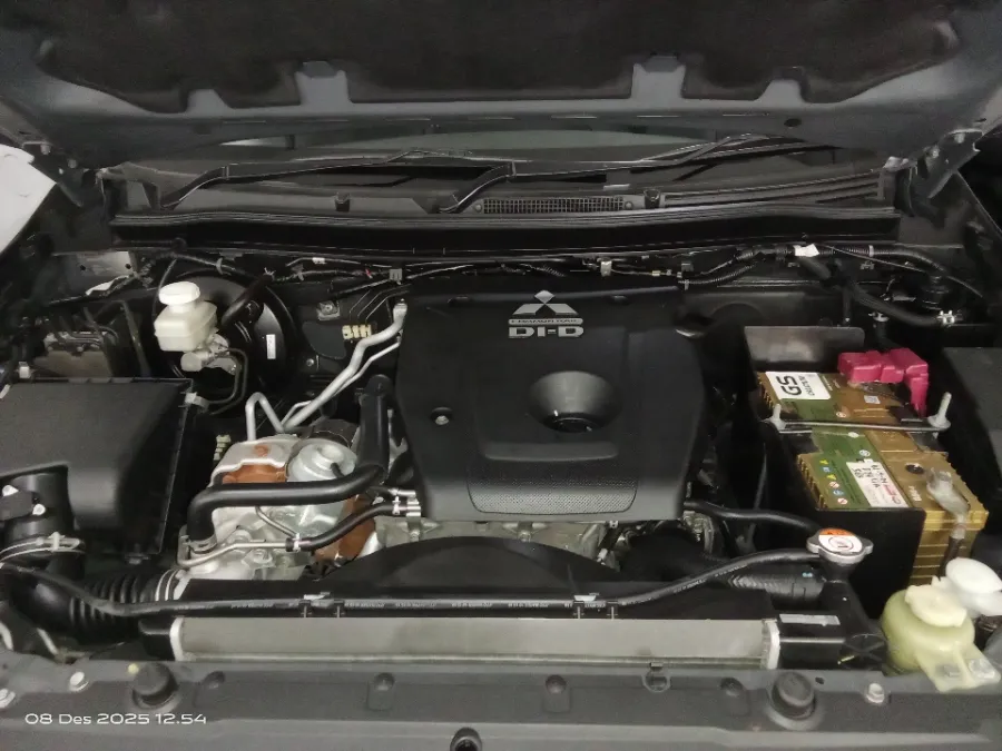 Foto Mobil Bekas Mesin Mitsubishi Pajero Sport 2.4 Dakar Ultimate tahun 2019