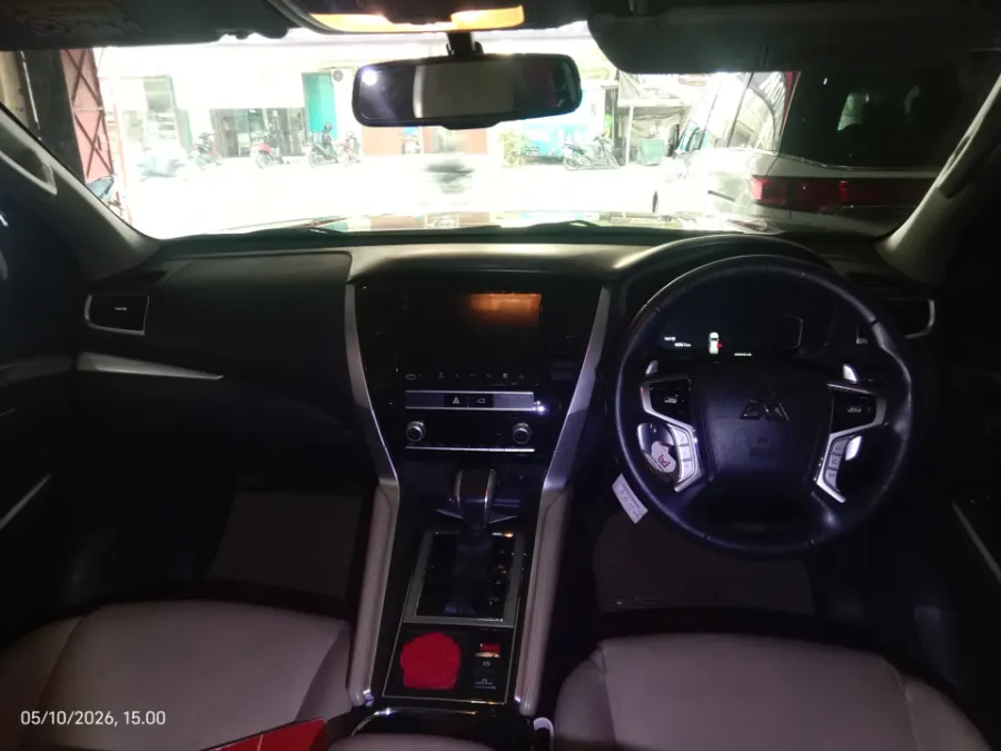Foto Mobil Bekas Dashboard Mitsubishi Pajero Sport 2.4 Dakar Ultimate tahun 2021