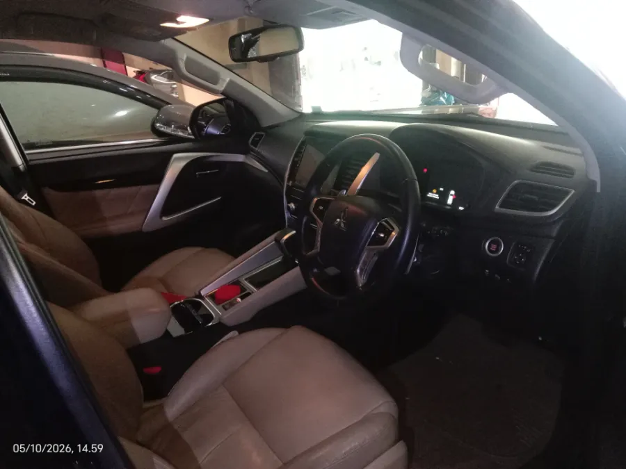 Foto Mobil Bekas Kabin Depan Mitsubishi Pajero Sport 2.4 Dakar Ultimate tahun 2021