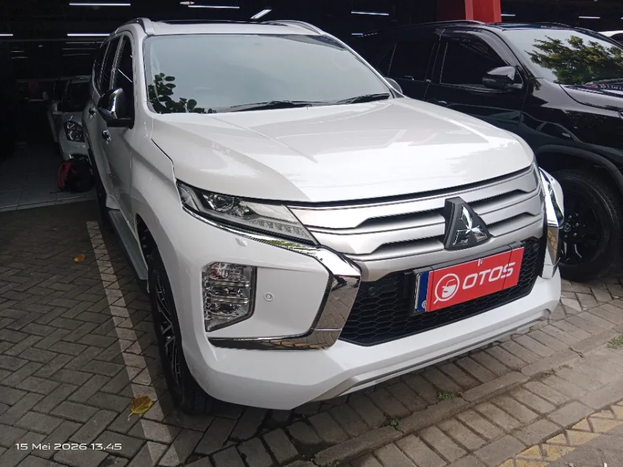 Foto Mobil Bekas Kanan Depan Mitsubishi Pajero Sport 2.4 Dakar Ultimate tahun 2021
