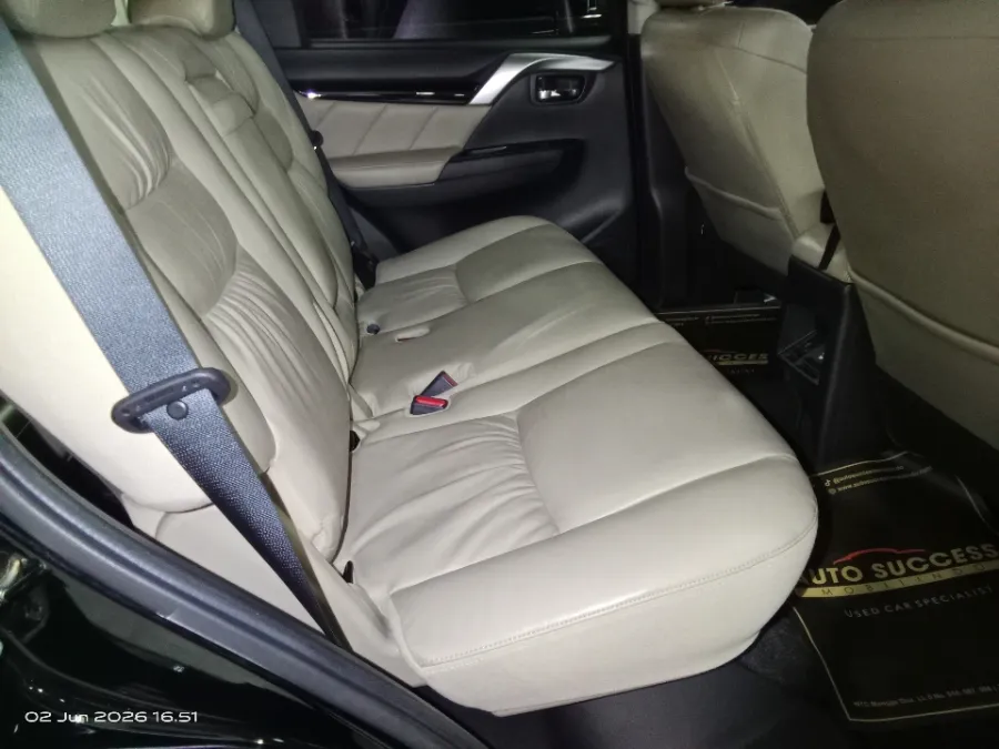 Foto Mobil Bekas Kabin Belakang Mitsubishi Pajero Sport 2.4 Dakar Ultimate tahun 2022