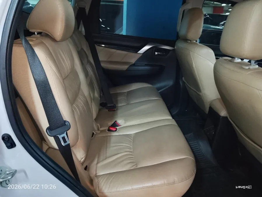 Foto Mobil Bekas Kabin Belakang Mitsubishi Pajero Sport 2.4 Dakar Ultimate tahun 2022
