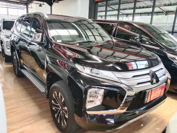 2022 Mitsubishi Pajero Sport 2.4 Dakar Ultimate - Foto 1 dari 6