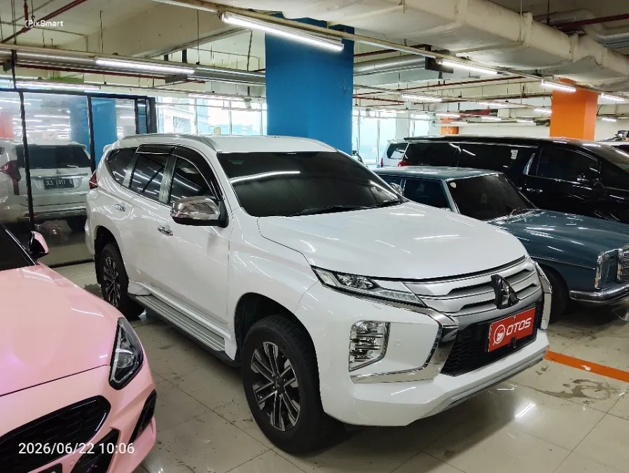 Foto Mobil Bekas Kanan Depan Mitsubishi Pajero Sport 2.4 Dakar Ultimate tahun 2022