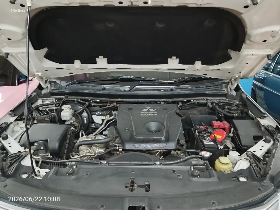 Foto Mobil Bekas Mesin Mitsubishi Pajero Sport 2.4 Dakar Ultimate tahun 2022