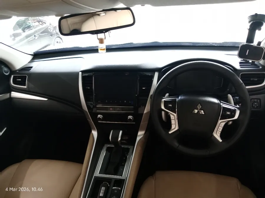 Foto Mobil Bekas Dashboard Mitsubishi Pajero Sport 2.4 Dakar Ultimate tahun 2023
