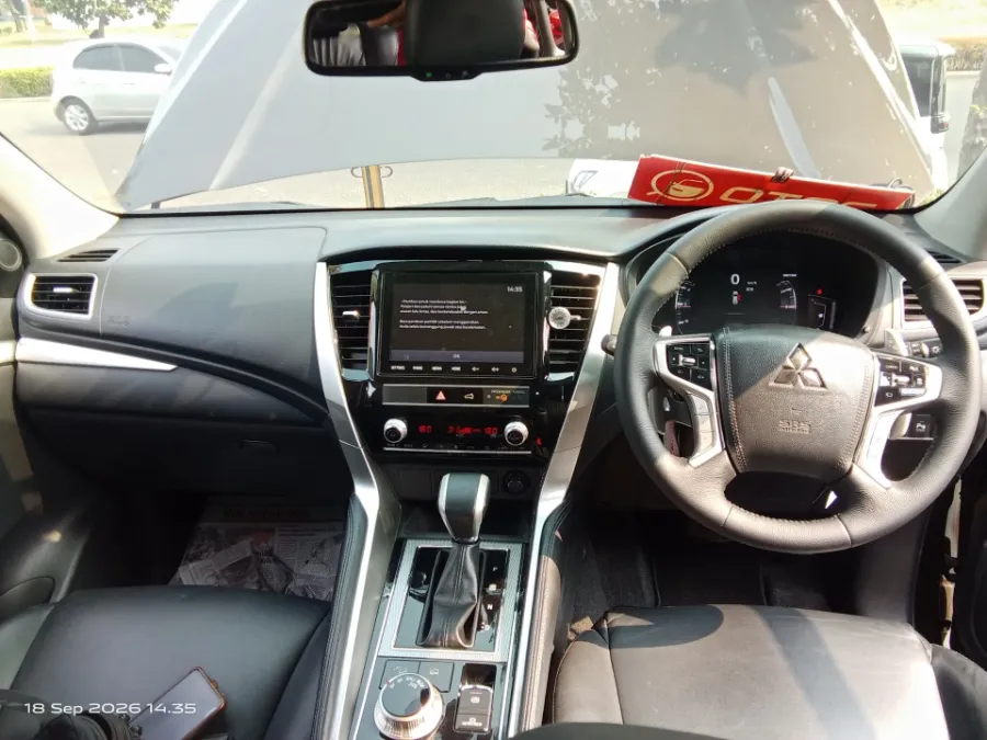 Foto Mobil Bekas Dashboard Mitsubishi Pajero Sport 2.4 Dakar Ultimate tahun 2023
