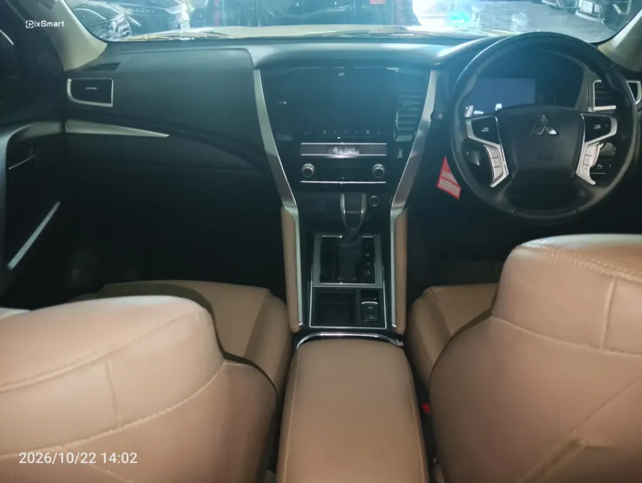 Foto Mobil Bekas Dashboard Mitsubishi Pajero Sport 2.4 Dakar Ultimate tahun 2023