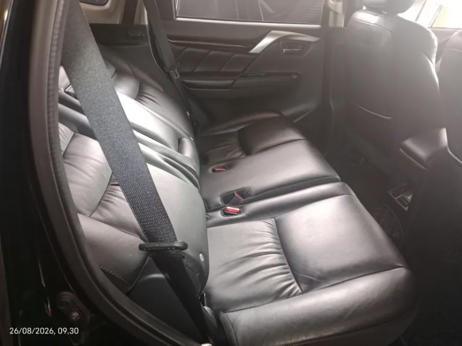 Foto Mobil Bekas Kabin Belakang Mitsubishi Pajero Sport 2.4 Dakar Ultimate tahun 2023