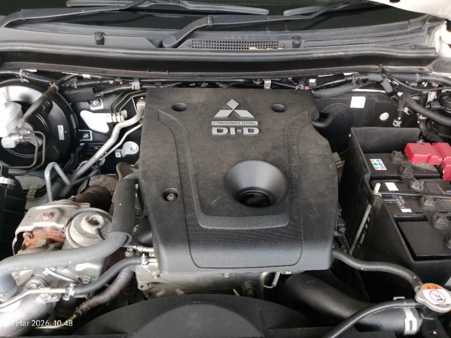 Foto Mobil Bekas Mesin Mitsubishi Pajero Sport 2.4 Dakar Ultimate tahun 2023