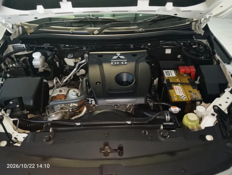 Foto Mobil Bekas Mesin Mitsubishi Pajero Sport 2.4 Dakar Ultimate tahun 2023