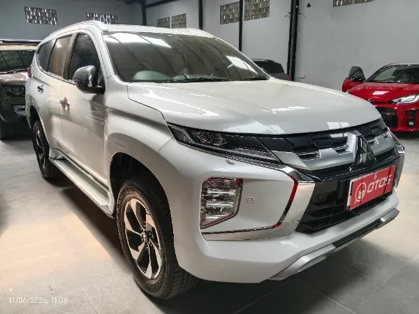 2024 Mitsubishi Pajero Sport 2.4 Dakar Ultimate - Foto 1 dari 6