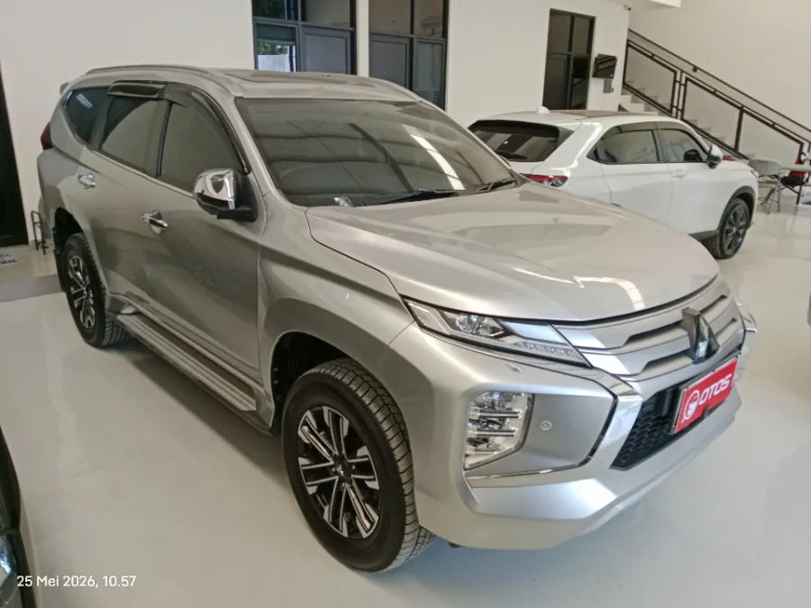 Foto Mobil Bekas Kanan Depan Mitsubishi Pajero Sport 2.4 Dakar Ultimate 4X4 tahun 2022