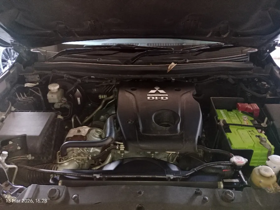 Foto Mobil Bekas Mesin Mitsubishi Pajero Sport 2.4 Dakar Ultimate 4X4 tahun 2022