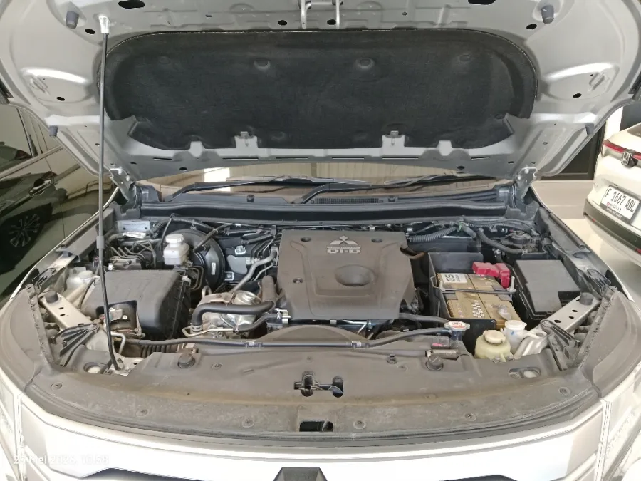 Foto Mobil Bekas Mesin Mitsubishi Pajero Sport 2.4 Dakar Ultimate 4X4 tahun 2022