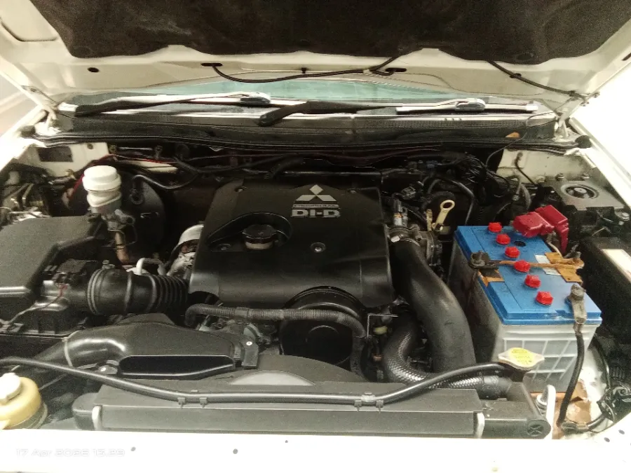 Foto Mobil Bekas Mesin Mitsubishi Pajero Sport 2.5 tahun 2012