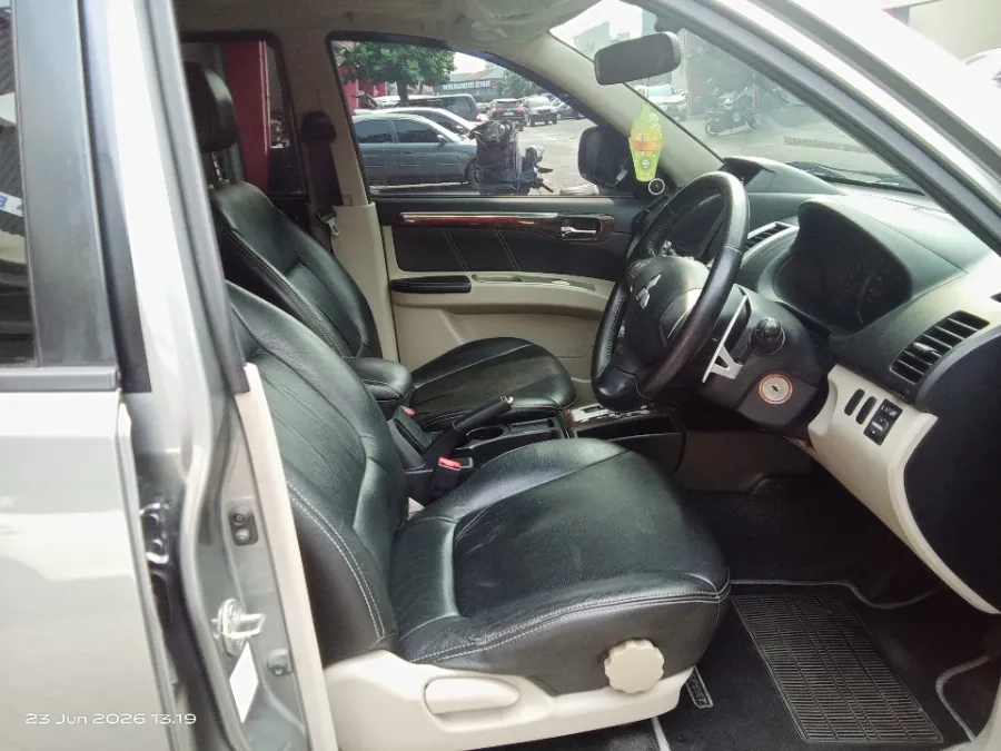Foto Mobil Bekas Kabin Depan Mitsubishi Pajero Sport 2.5 tahun 2014