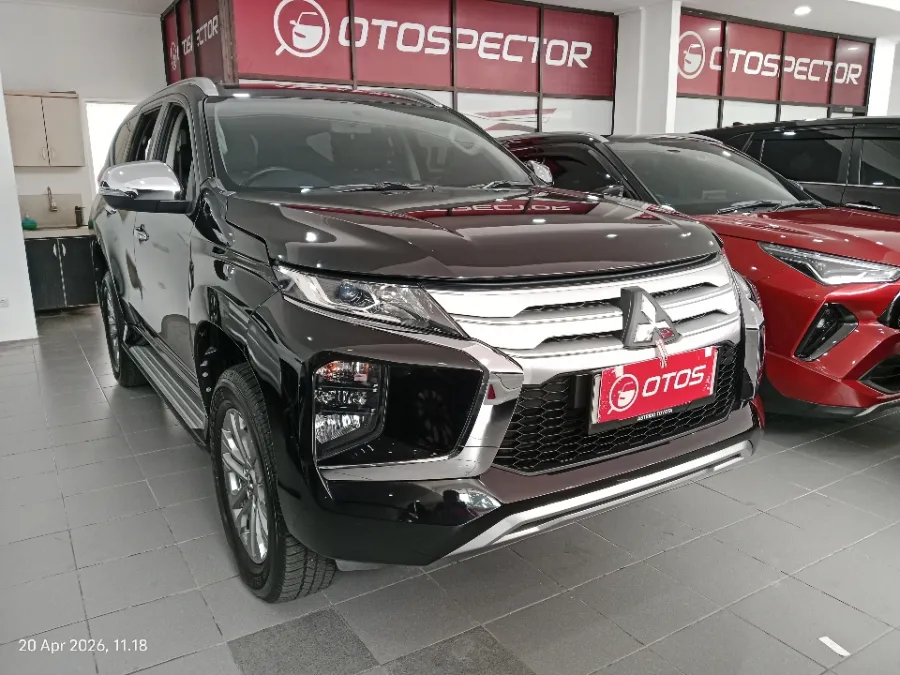 Foto Mobil Bekas Kanan Depan Mitsubishi Pajero Sport 2.5 tahun 2023