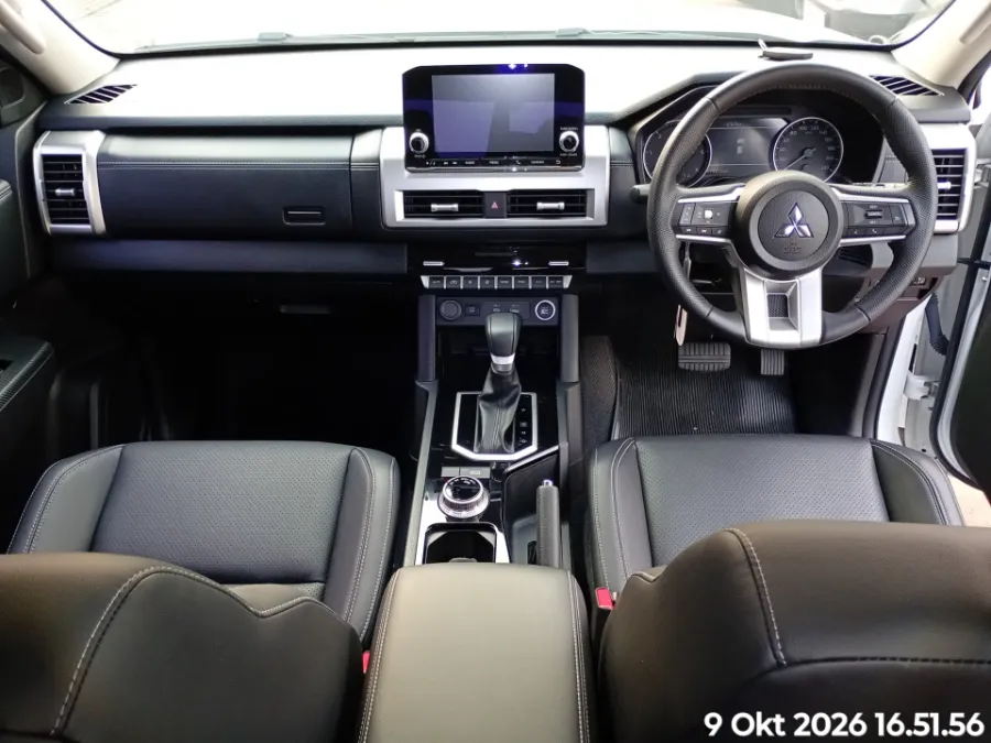 Foto Mobil Bekas Dashboard Mitsubishi Triton 2.4 tahun 2025