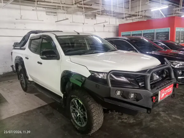 2023 Mitsubishi Triton 2.4 Double Cabin Exceed - Foto 1 dari 6