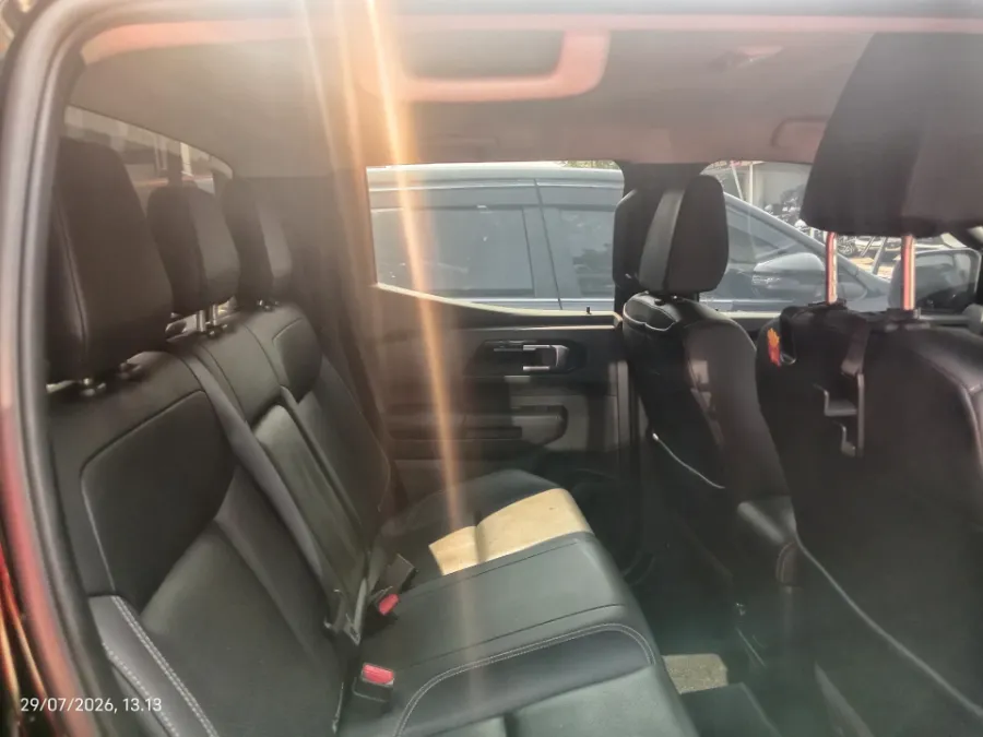 Foto Mobil Bekas Kabin Belakang Mitsubishi Triton 2.4 Ultimate 4x4 tahun 2024