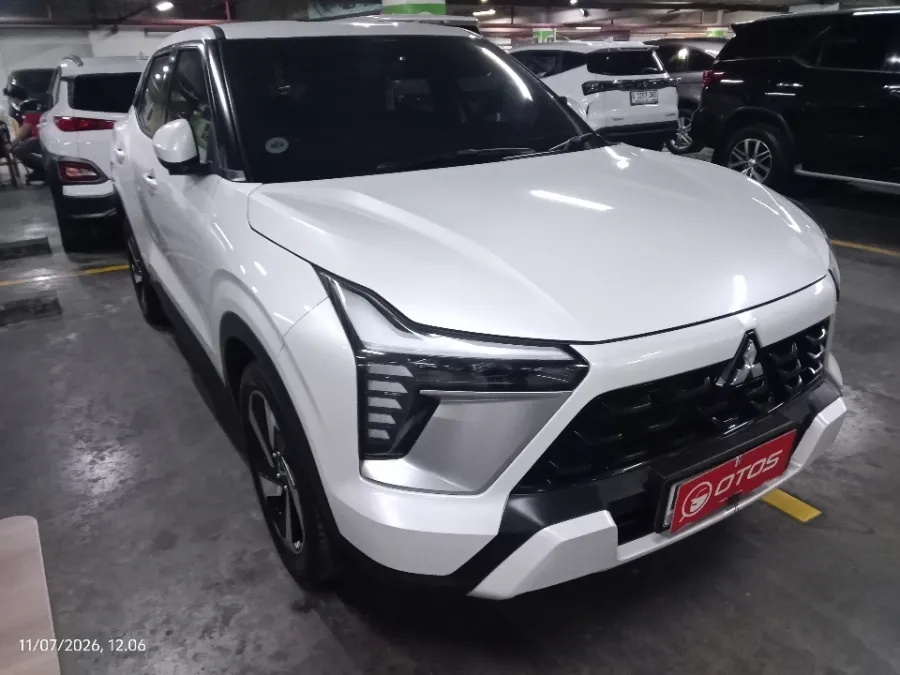 Foto Mobil Bekas Kanan Depan Mitsubishi XForce 1.5 Ultimate tahun 2023