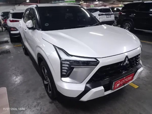 2023 Mitsubishi XForce 1.5 Ultimate - Foto 1 dari 6