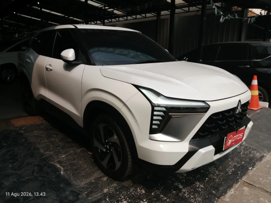 Foto Mobil Bekas Kanan Depan Mitsubishi XForce 1.5 Ultimate tahun 2023
