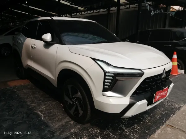 2023 Mitsubishi XForce 1.5 Ultimate - Foto 1 dari 6