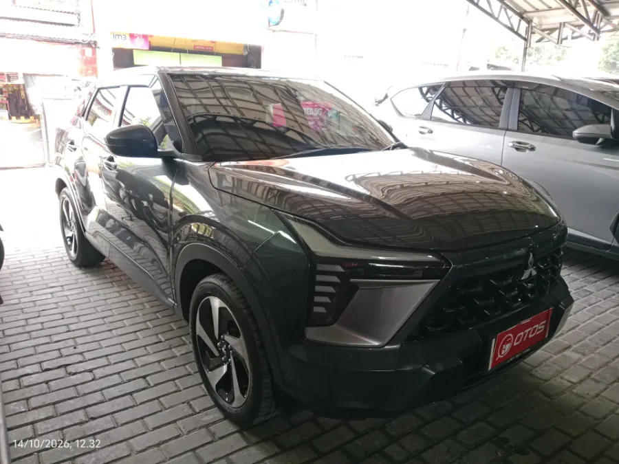 Foto Mobil Bekas Kanan Depan Mitsubishi XForce 1.5 Ultimate tahun 2023