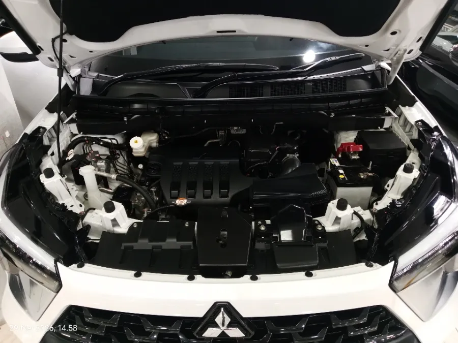 Foto Mobil Bekas Mesin Mitsubishi XForce 1.5 Ultimate tahun 2023