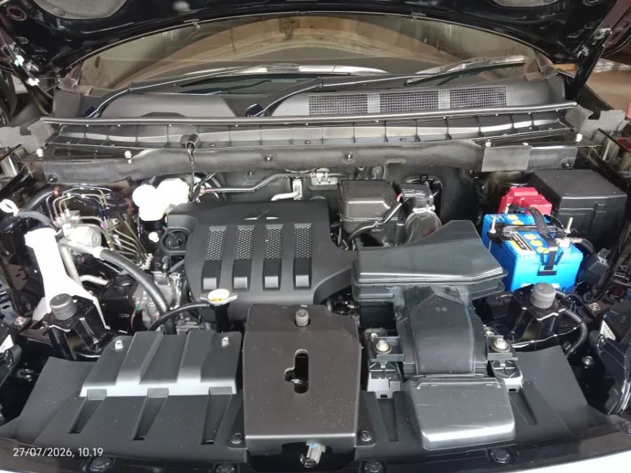 Foto Mobil Bekas Mesin Mitsubishi XForce 1.5 Ultimate tahun 2023