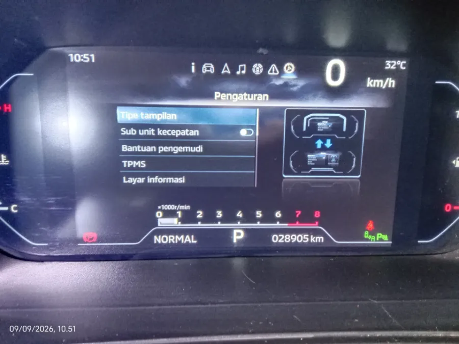 Foto Mobil Bekas Odometer Mitsubishi XForce 1.5 Ultimate tahun 2023