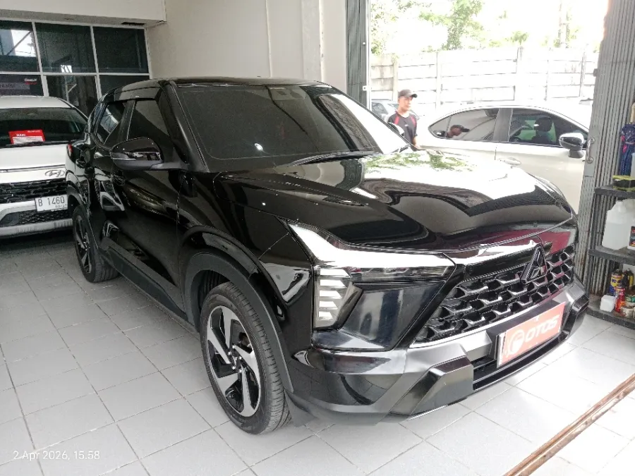 Foto Mobil Bekas Kanan Depan Mitsubishi XForce 1.5 Ultimate tahun 2024