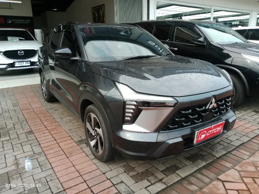 Foto Mobil Bekas Kanan Depan Mitsubishi XForce 1.5 Ultimate tahun 2024