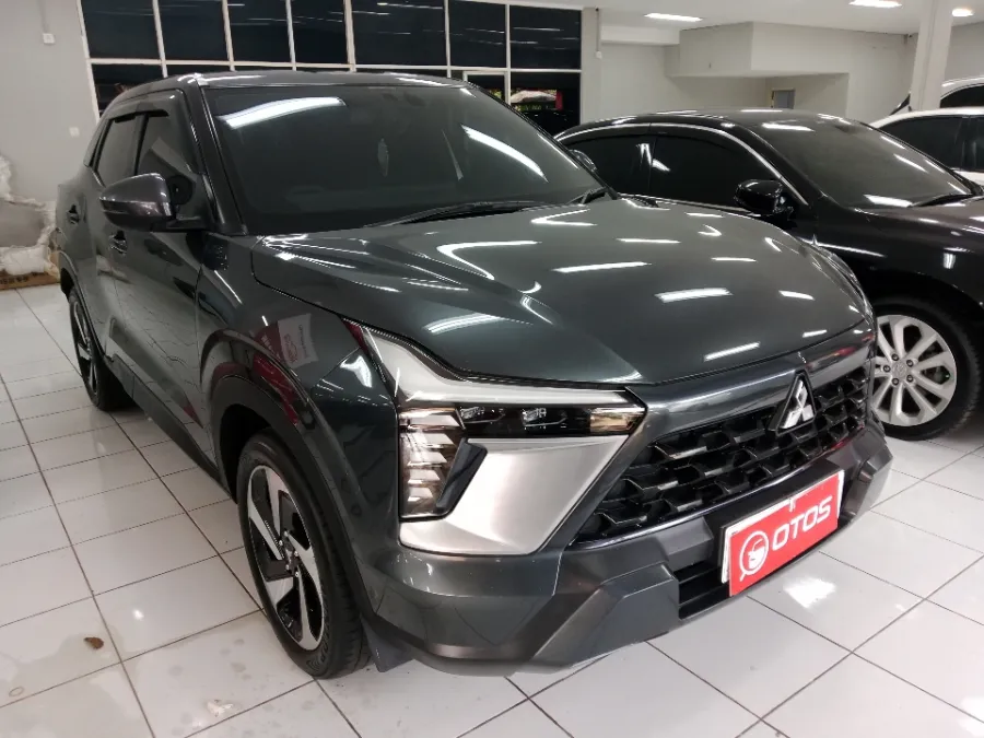 Foto Mobil Bekas Kanan Depan Mitsubishi XForce 1.5 Ultimate tahun 2024