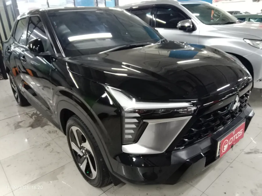 Foto Mobil Bekas Kanan Depan Mitsubishi XForce 1.5 Ultimate tahun 2024