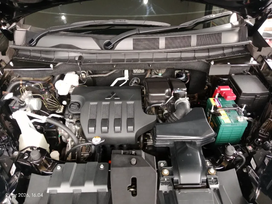 Foto Mobil Bekas Mesin Mitsubishi XForce 1.5 Ultimate tahun 2024