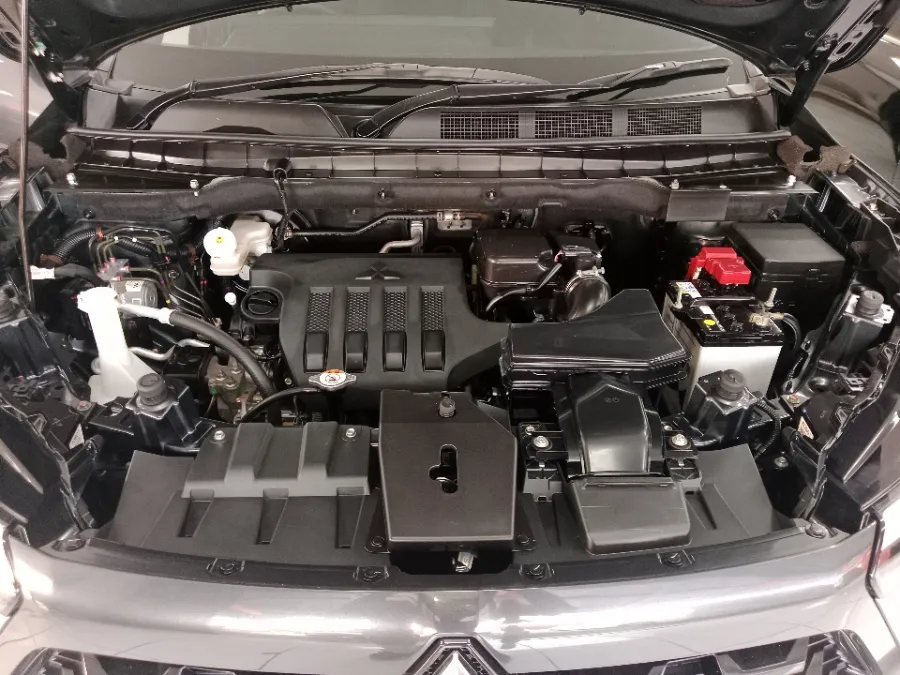 Foto Mobil Bekas Mesin Mitsubishi XForce 1.5 Ultimate tahun 2024