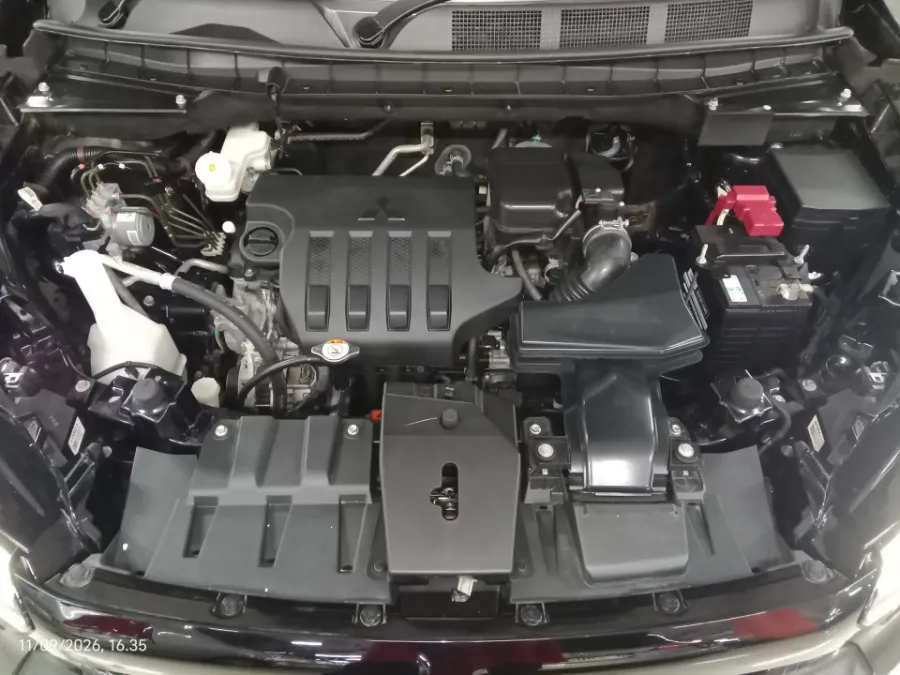 Foto Mobil Bekas Mesin Mitsubishi XForce 1.5 Ultimate tahun 2024