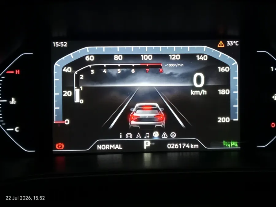 Foto Mobil Bekas Odometer Mitsubishi XForce 1.5 Ultimate tahun 2024