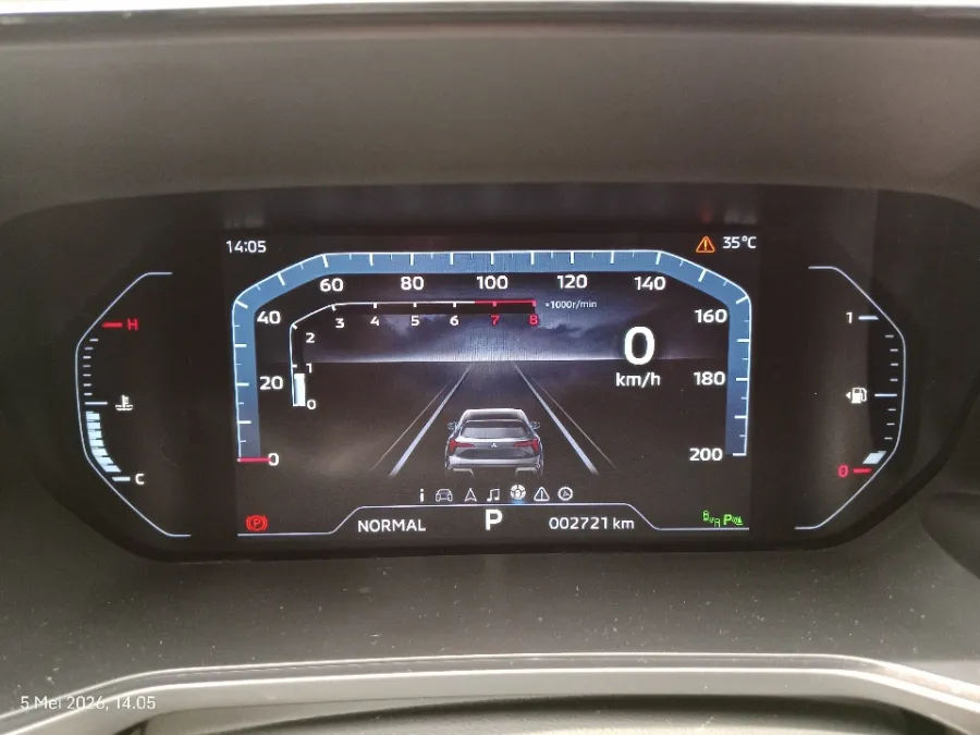 Foto Mobil Bekas Odometer Mitsubishi XForce 1.5 Ultimate tahun 2024