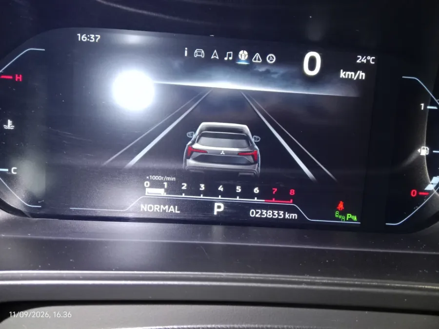 Foto Mobil Bekas Odometer Mitsubishi XForce 1.5 Ultimate tahun 2024