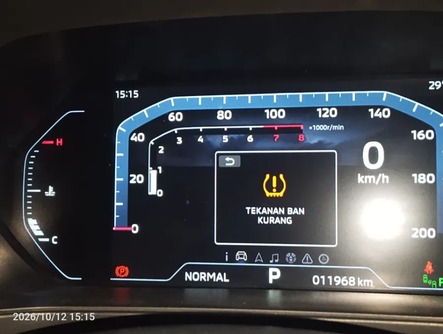 Foto Mobil Bekas Odometer Mitsubishi XForce 1.5 Ultimate tahun 2024